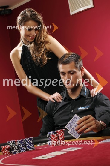 Tina Petelin, Miss Slovenije 2009 in njen fant Adam Vengust obvladata poker