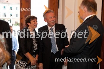 Dr. France Arhar, predsednik uprave UniCredit Bank s soprogo in 	Ivan Žerko, SRC