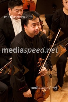 Ning Feng, violinist